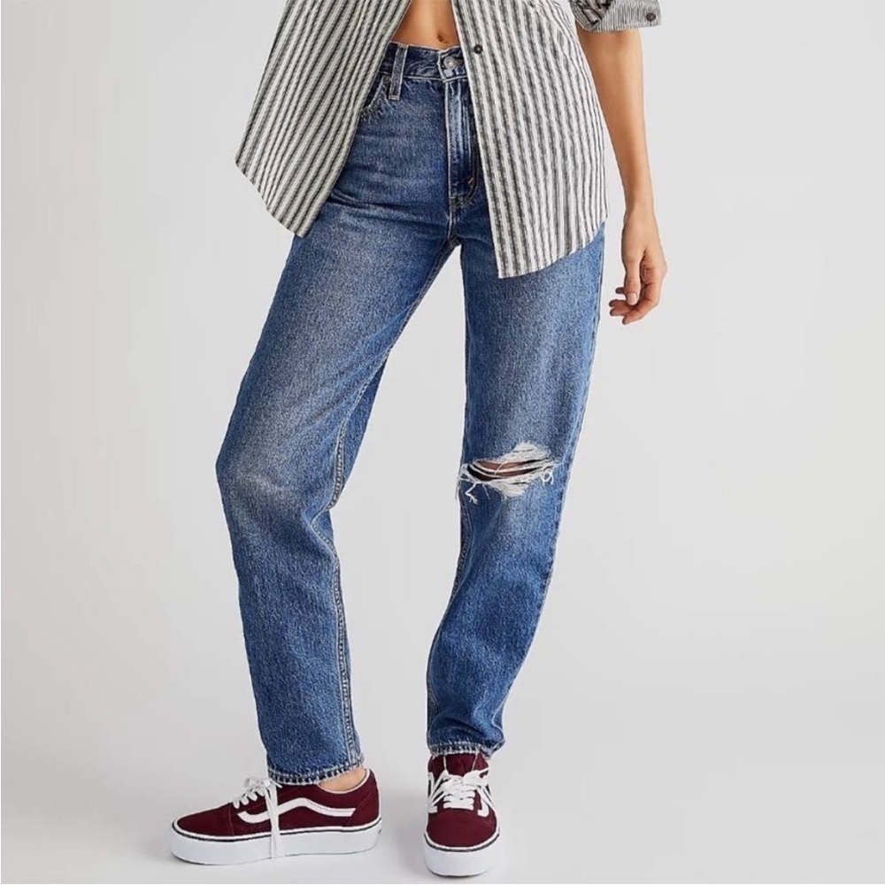 NWT Levi’s 80’s Ripped High Rise Mom Jeans in Boo Boo